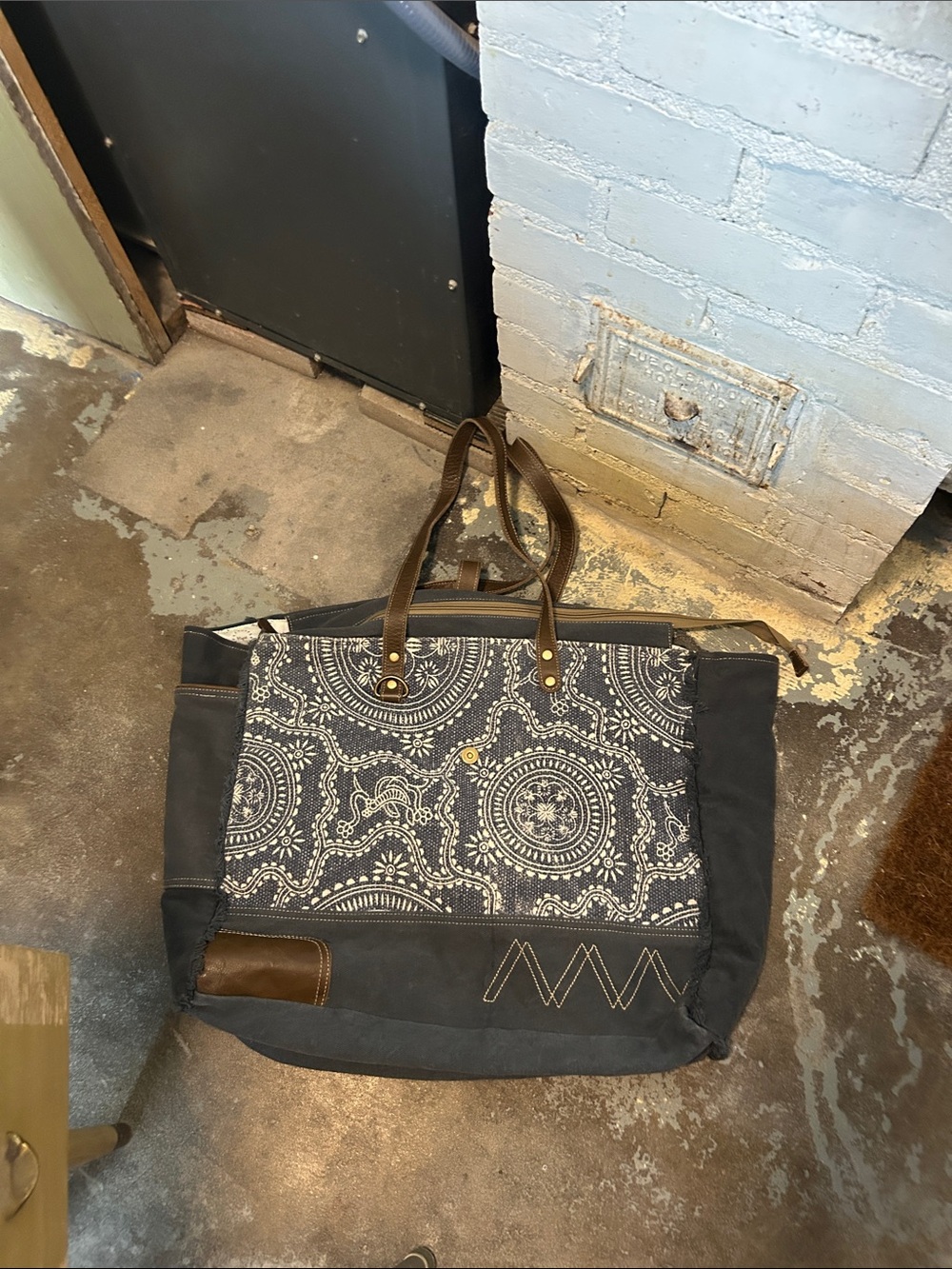 Myra Bag Oversized, Zip-Top Weekender Bag